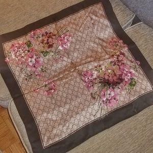 Gucci silk women square scarf